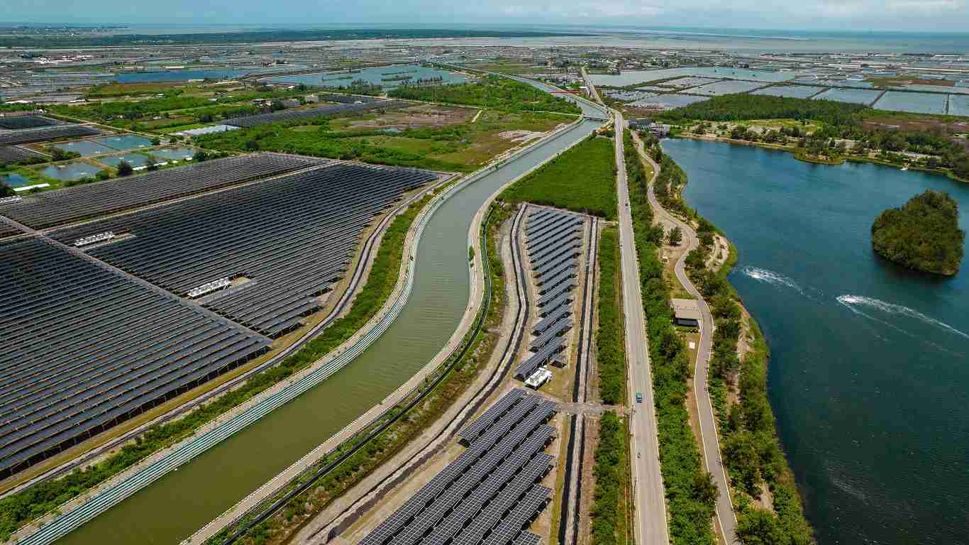 尊时凯龙能源事业提供智慧能源管理、、、太阳能监控管理、、、全方位电厂建置及运维解决方案，，，并拥有管理超过6000案场的经验